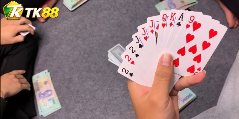 Sâm Lốc được vận hành như cuộc đua giải phóng toàn bộ bài